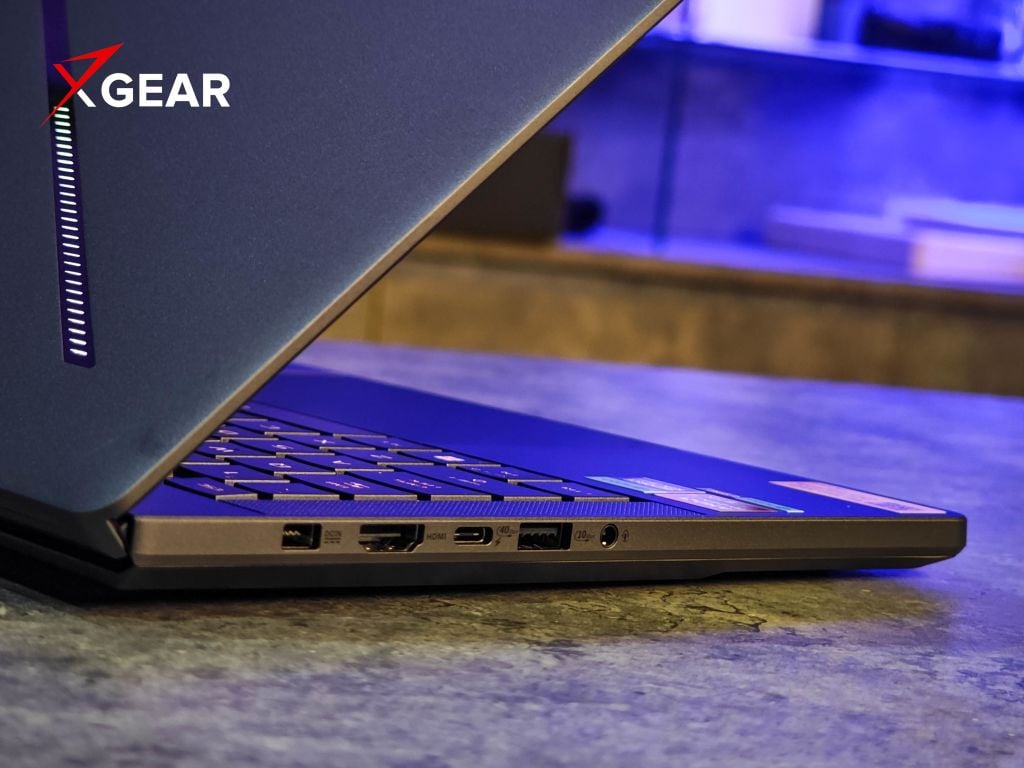 cổng kết nối bên trái ASUS ROG Zephyrus G14 GU405AW-SY029W