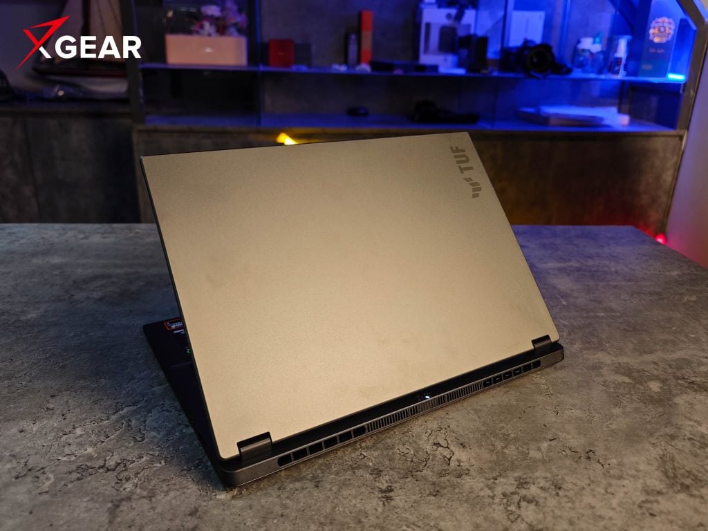 laptop asus tuf gaming a14 fa401uh rg001w góc trái mặt lưng