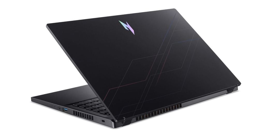 laptop gaming acer nitro v propanel anv15 42 r0qm thiết kế phần nắp