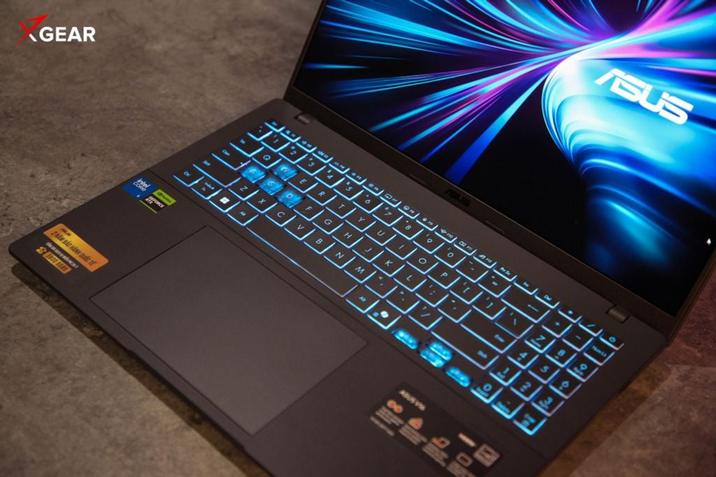 Laptop Gaming Asus AI V16 V3607VH-RP025W bàn phím đèn led xanh