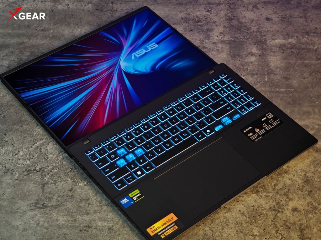 Laptop Asus AI V16 V3607VJ-RP071W bàn phím chiclet màn xanh với hành trình phím sâu