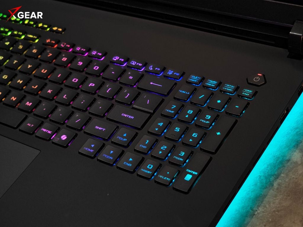 bàn phím RGB cho phép tùy chỉnh Asus ROG Strix SCAR 18 G835LW-SA193W theo từng phím