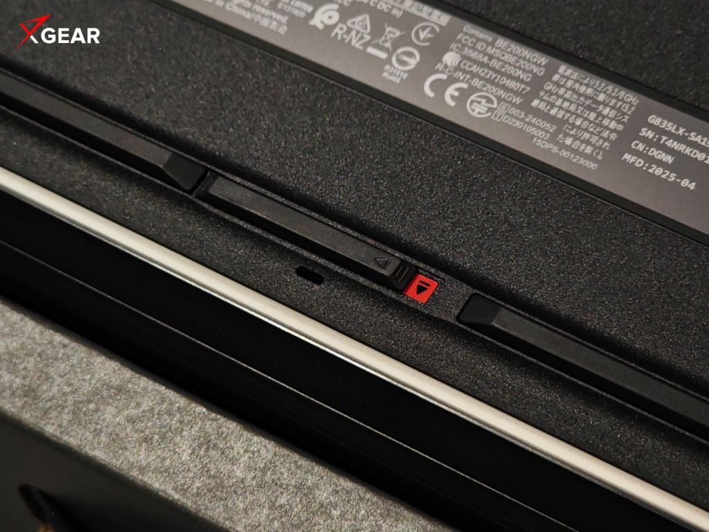 Laptop Gaming Asus ROG Strix Scar 18 G835LXG - TQ473W