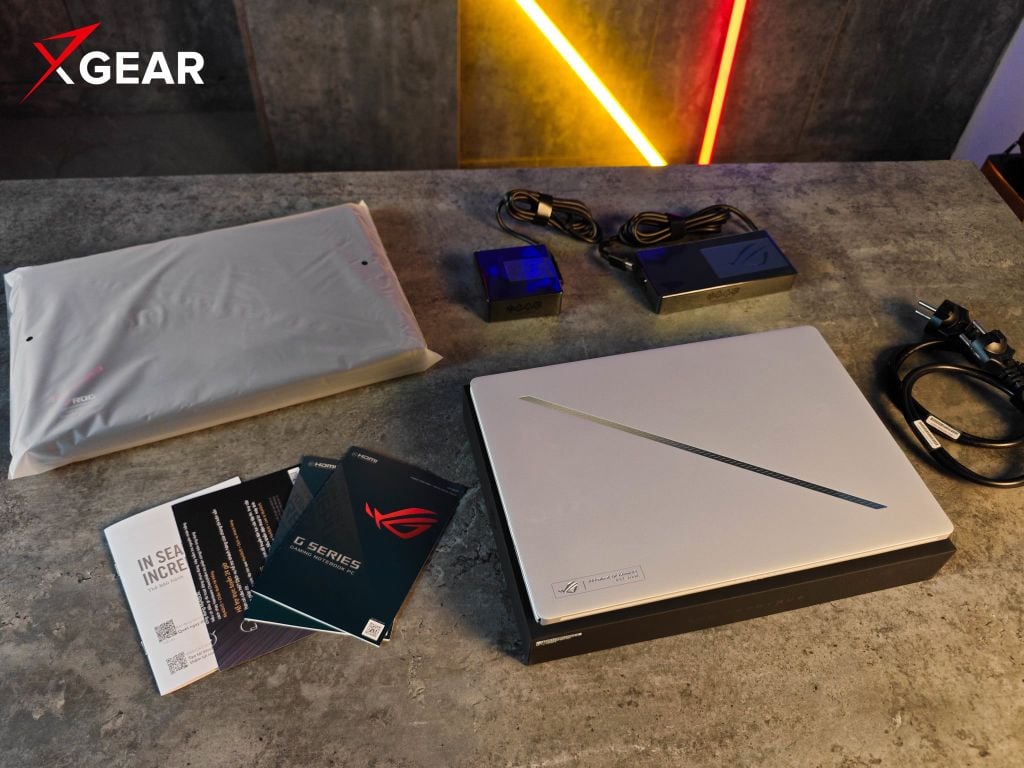 Asus ROG Zephyrus G16 GU605CR-QR265WS thời lượng pin 90whrs kèm dây sạc tiện lợi