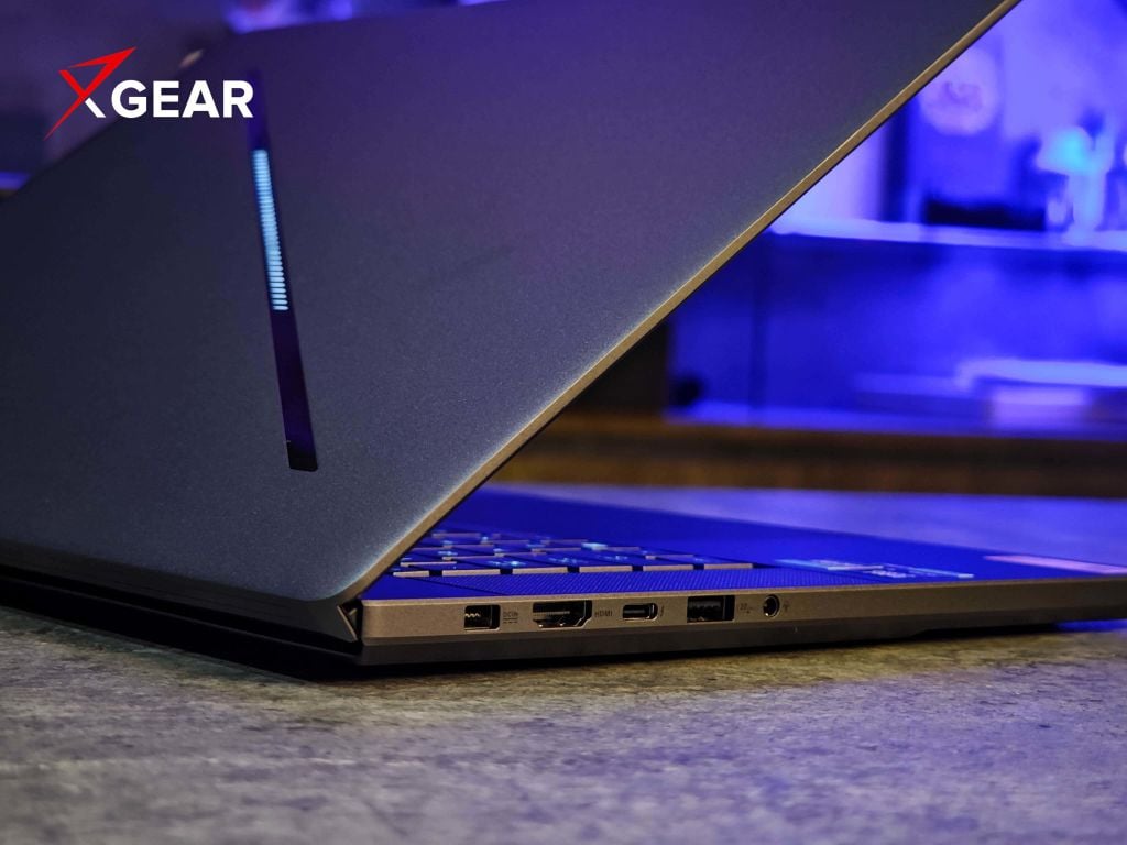 Asus ROG Zephyrus G16 GU606AR-TB027W cổng kết nối bên trái