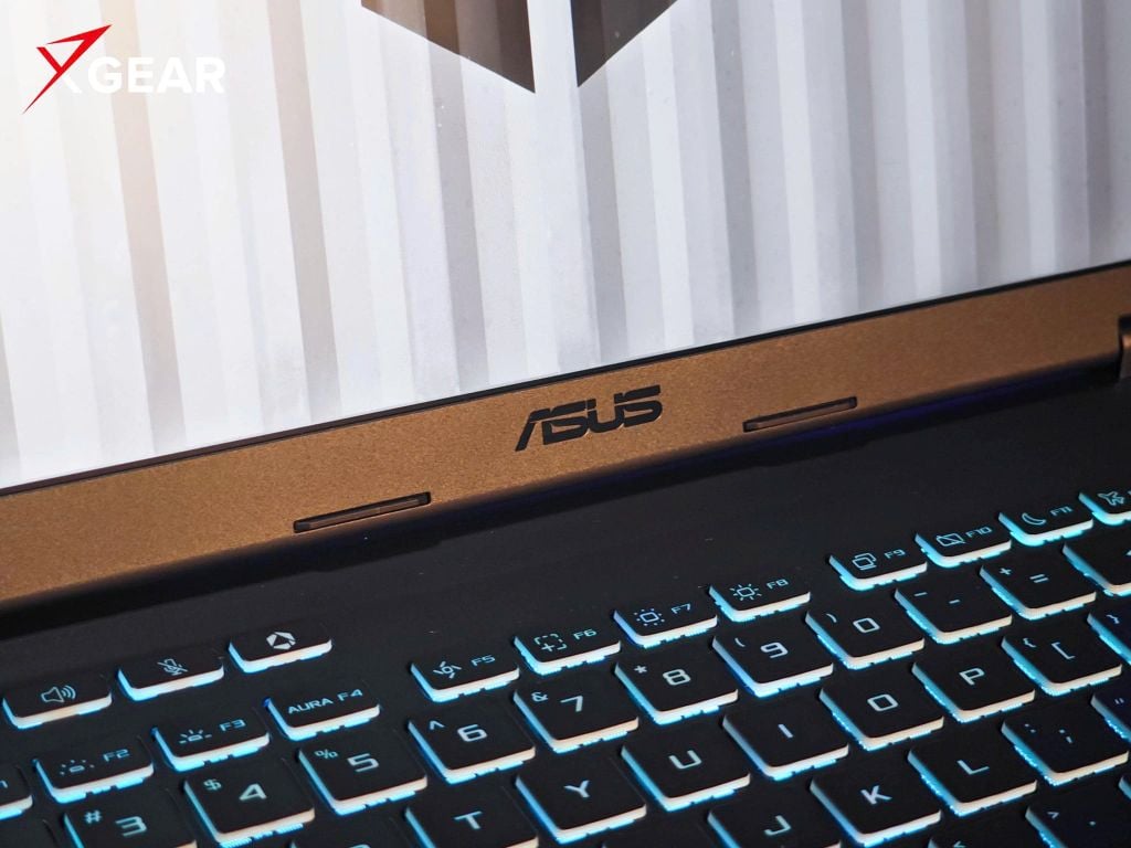 Màn hình của Asus TUF F16 FX608JM-RV081W có 2 khe ram lên đến 64GB