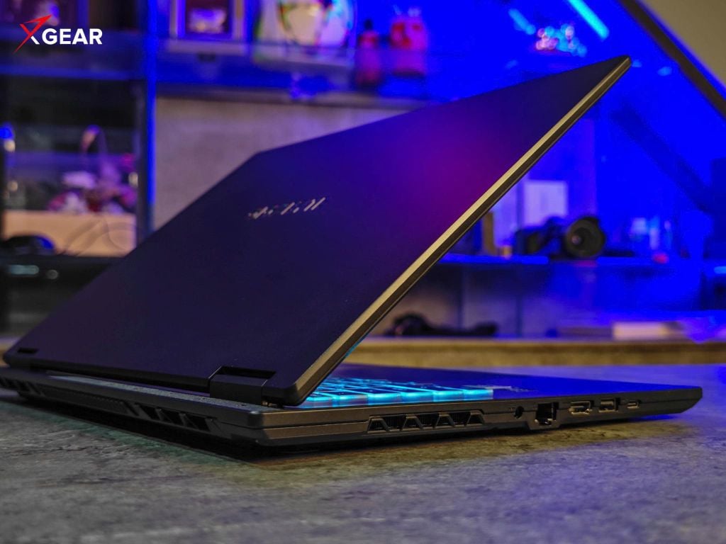 Laptop Gaming Gigabyte A16 GA63H 3VHK3VN893SH lề trái