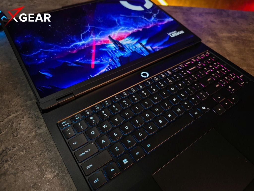 laptop gaming lenovo legion pro 5 16iax10 83f300cwvn gập 180 độ