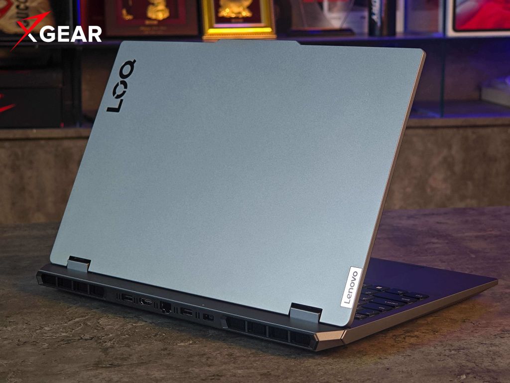 laptop Lenovo LOQ 15ARP9 83JC00LVVN được thiết kế thanh lịch chuẩn quân đội