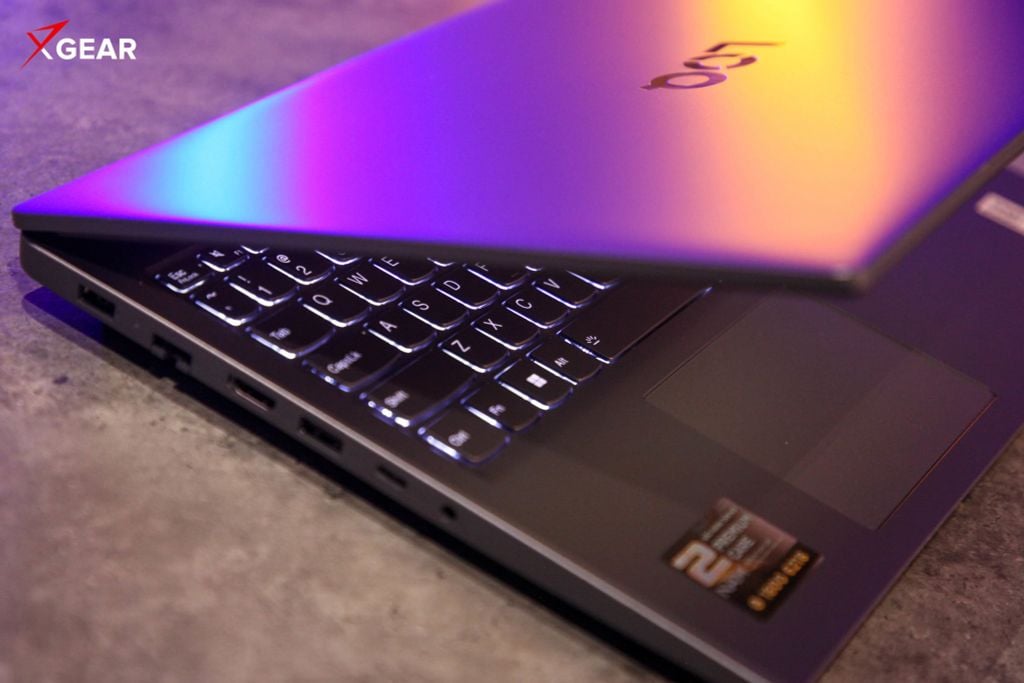 LOQ Essential 15IAX9E 83LK0079VN được trang bị đầy đủ cổng kết nối