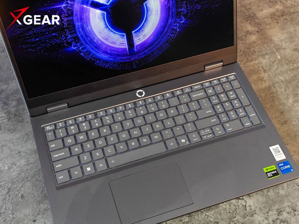 laptop LOQ Essential 15IRX11 83SC003TVN màn hình full hd chuẩn sRGB