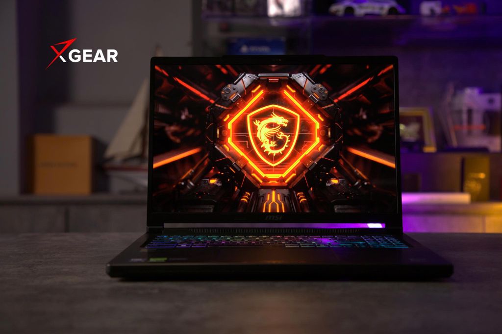 Laptop Gaming MSI Crosshair 16 HX E14WEK 077VN góc chính diện