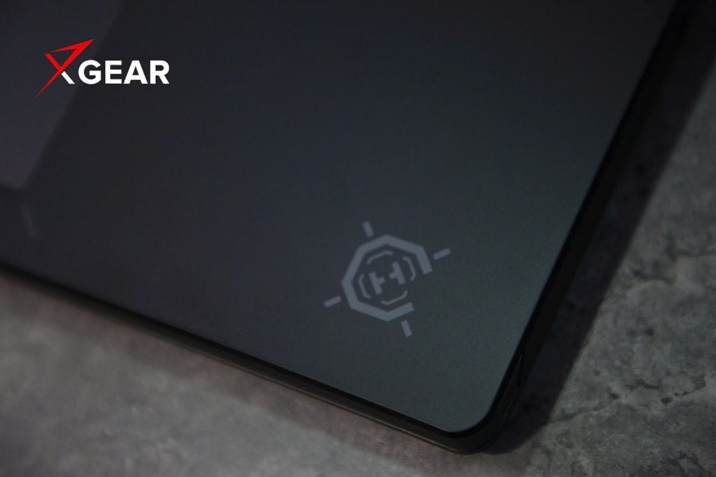laptop gaming msi crosshair 16 max hx e2wgxk 051vn logo phần kê tay