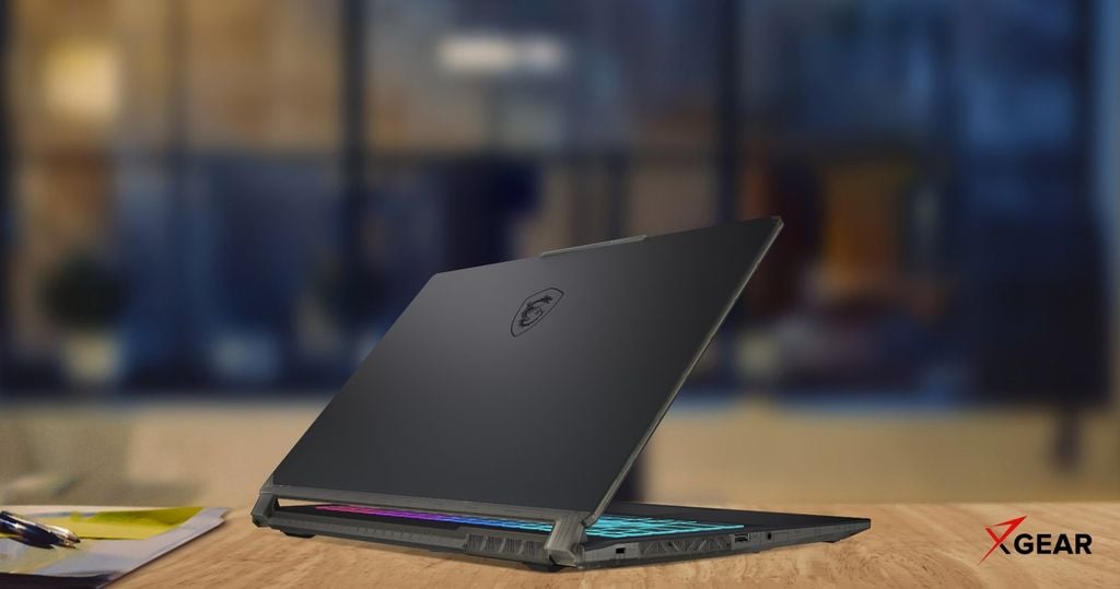 laptop MSI Cyborg 15 AI A1VEK 245VN có thiết kế Cyberpunk  ấn tượng độc đáo