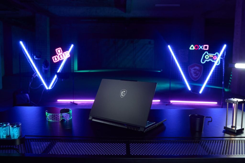 laptop gaming msi cyborg 15 black edition a13veo 2610vn nắp máy