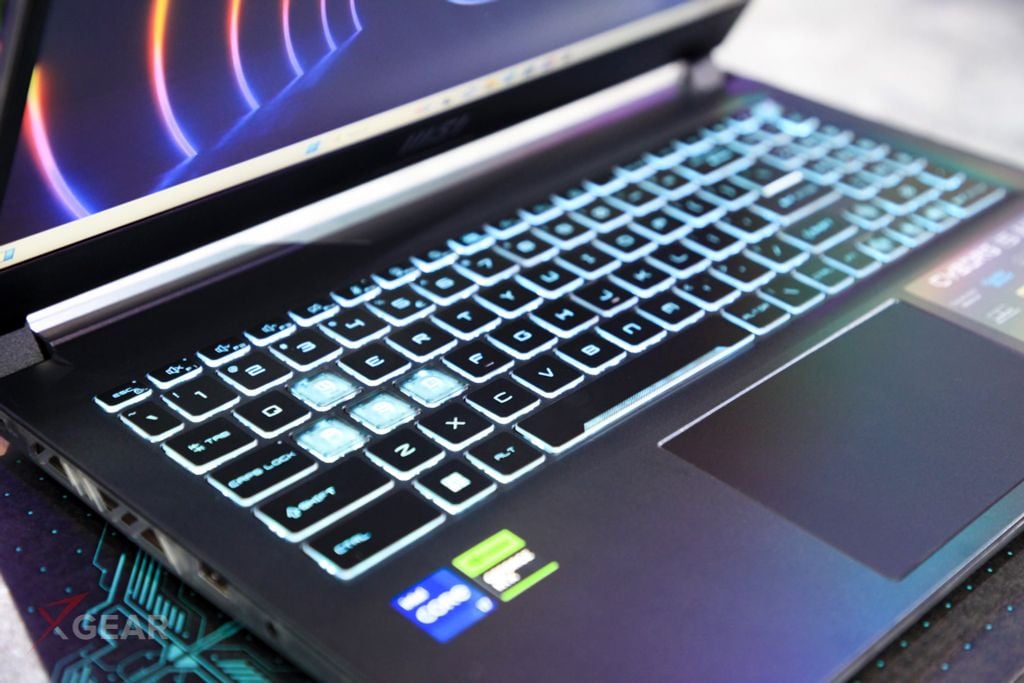 laptop gaming msi cyborg 15 black edition a13veo 2610vn bán phím
