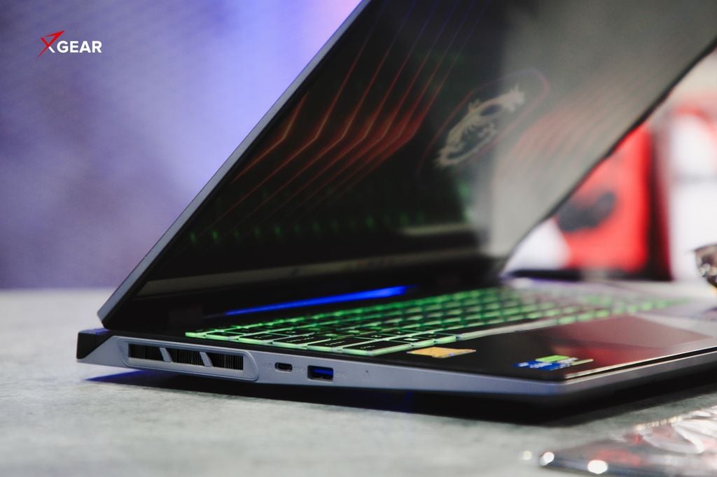 cổng kết nối bên trái của laptop Gaming MSI Sword 16 HX B14VEKG 459VN
