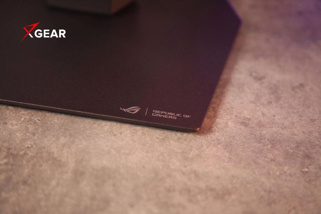 mặt sau màn hình asus rog strix xg259qnsr ace