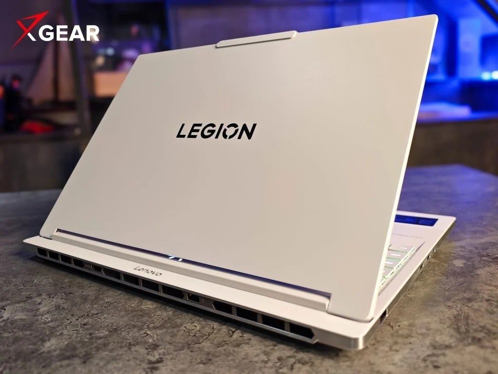laptop Lenovo Legion 7 16IAX10 83KY001UVN