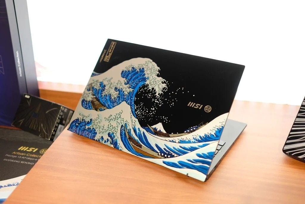 Laptop MSI Prestige 13 AI+ Ukiyo-e Edition A2VMG 075VN