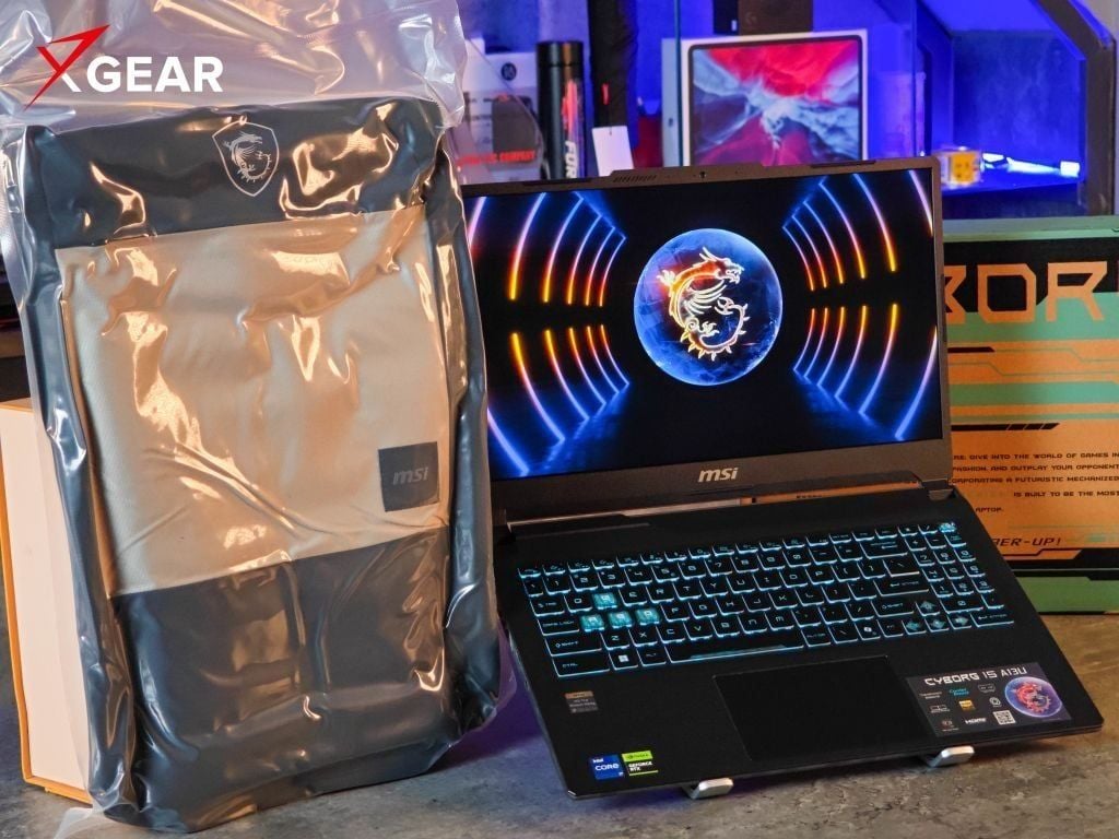 Laptop Gaming MSI Cyborg 15 A13UC-2082VN