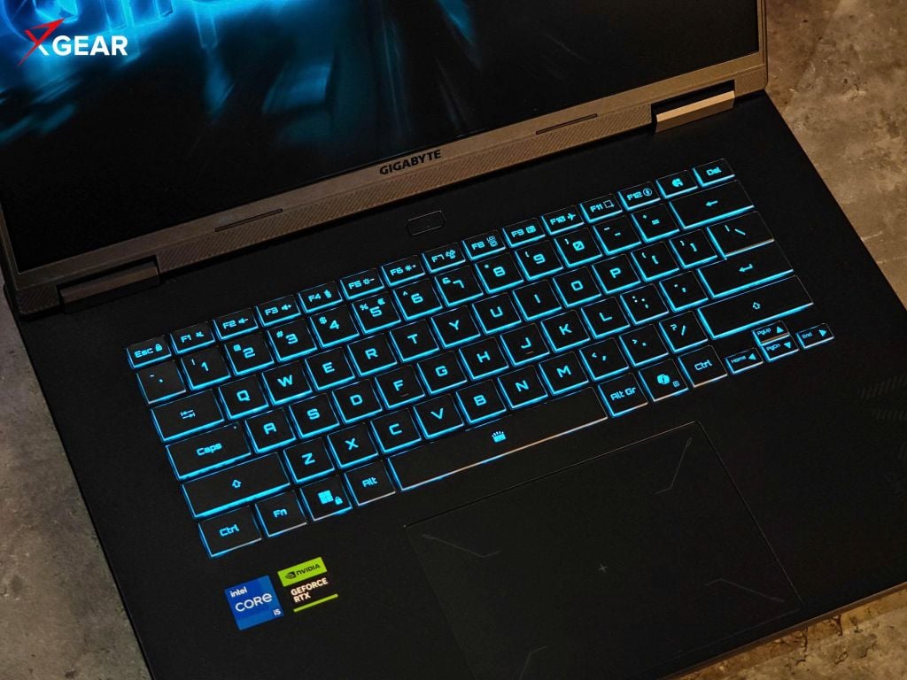 Laptop Gaming Gigabyte A16 CMHI2VN893SH trang bị bàn phím hành trình phím 1.7mm gõ sâu mượt mà