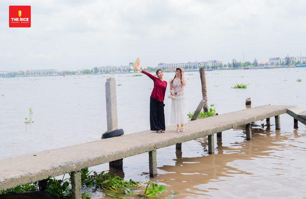Trải nghiệm ngay hành trình khám phá miền Tây cùng chúng tôi để cảm nhận trọn vẹn vẻ đẹp văn hóa, con người và nhịp sống đặc trưng của vùng sông nước nơi đây