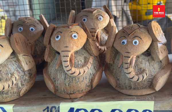 You can buy some handmade items as gifts for friends and relatives.