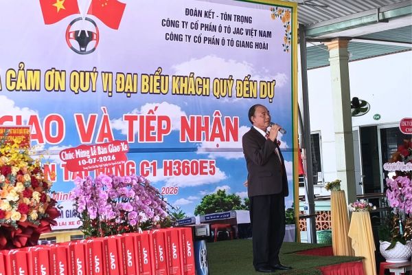 JAC Việt Nam bàn giao 20 xe tải H360 E5 cho Trung tâm Đào tạo lái xe Tiến Đạt