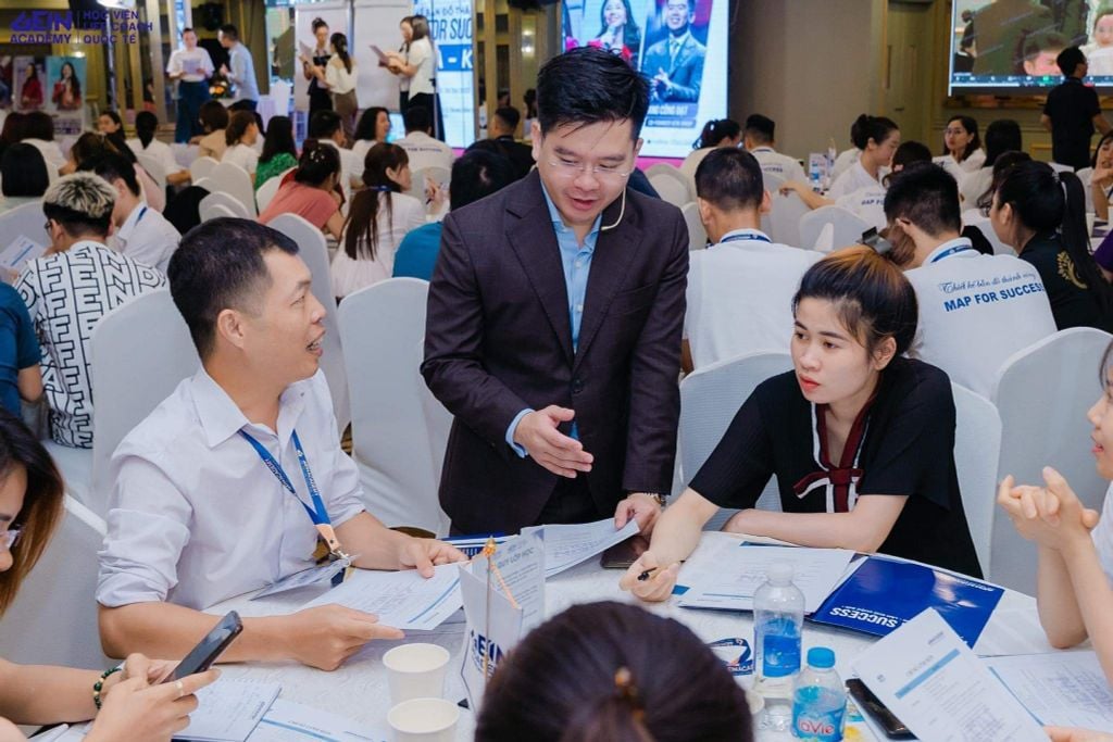 Chi phí tổ chức gala dinner cho doanh nghiệp