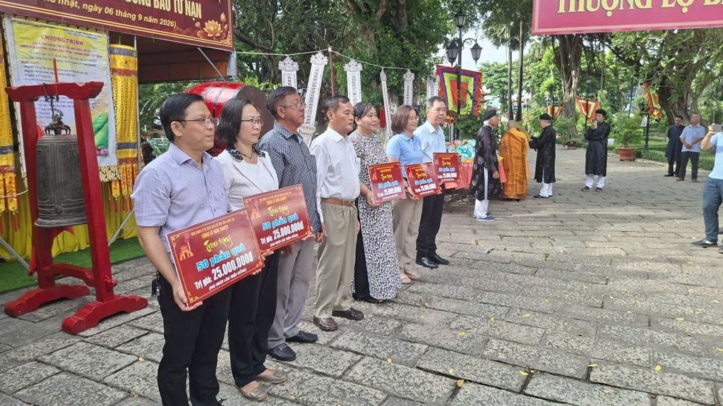 Lễ tưởng niệm Siêu tiến anh linh các anh hùng liệt sĩ và đồng bào tử nạn.