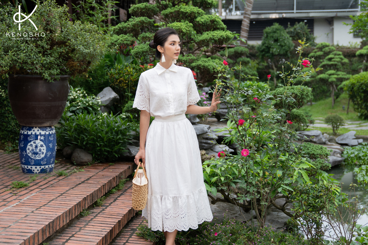 Mặc Áo Sơ Mi Ngược (Backwards): Hướng Dẫn Biến Tấu Sơ Mi Cổ Điển Thành Trang Phục Độc Đáo