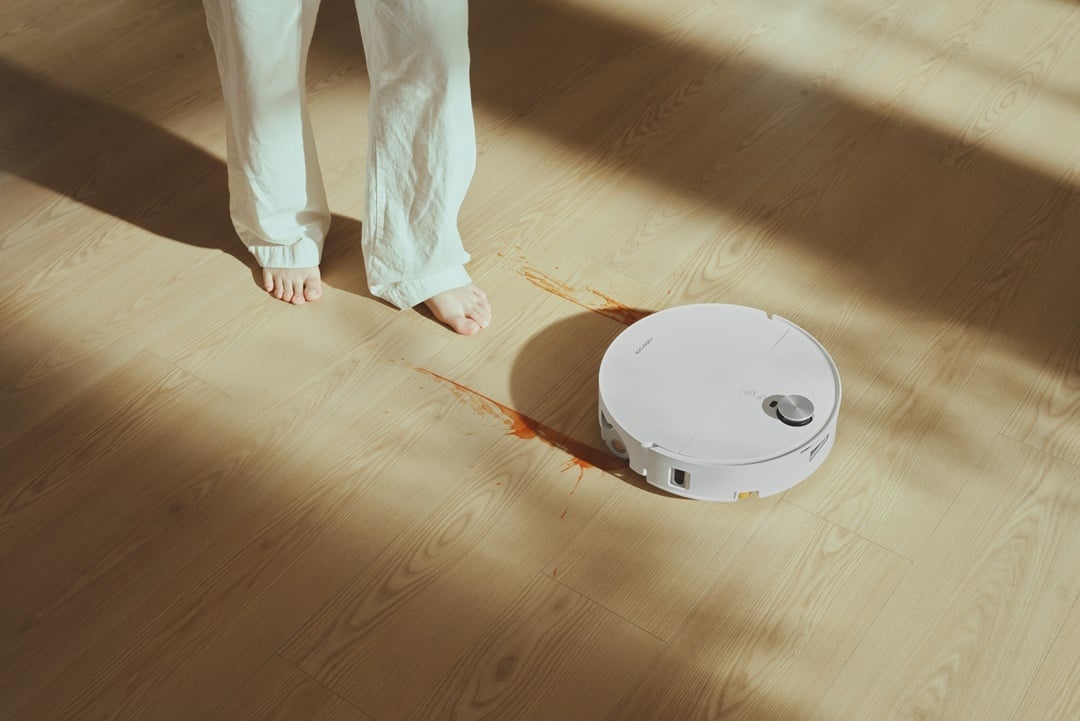 Roborock Qrevo Edge 2 Flow có làm sạch hiệu quả bụi khô và vết bẩn ướt không?