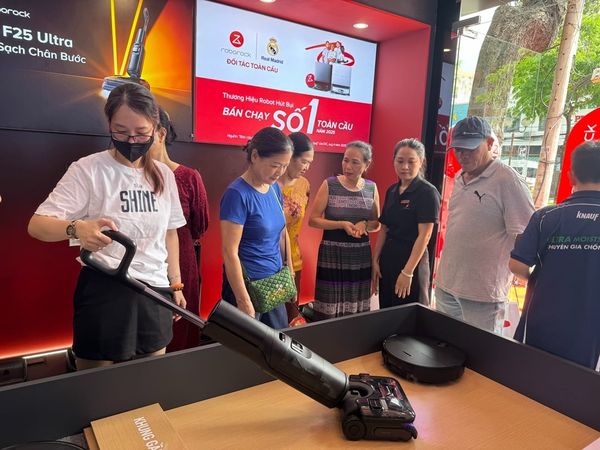Nhà gần biển nên chọn robot hút bụi hay máy hút bụi cầm tay?