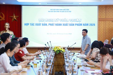 Mở rộng hợp tác xuất bản, phát hành sách lý luận, chính trị