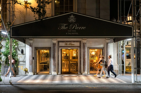 Bộ trưởng Thương mại, khách sạn dát vàng và nghi án “kế hoạch bí mật”