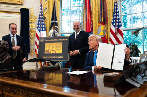 Phí visa 100.000 USD của Trump gây hỗn loạn giới doanh nghiệp Mỹ