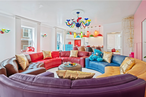 “Ngôi nhà nhiều màu sắc nhất ở Queens” và bí mật đen tối phía sau