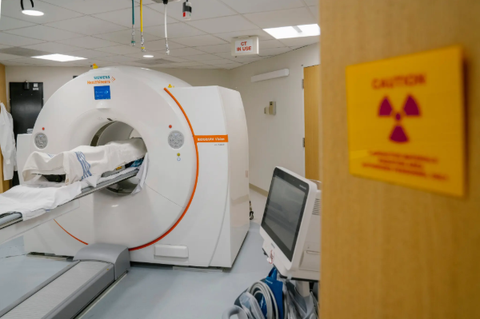 Cuộc xung đột giữa MAHA và MAGA: Khi nỗi sợ bức xạ chia rẽ nước Mỹ của Trump