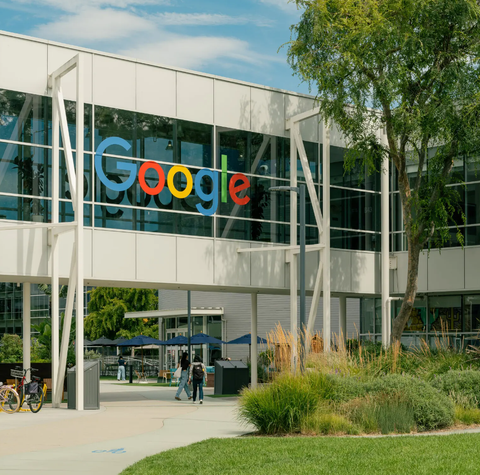 Doanh thu Alphabet tăng 16% nhờ mảng điện toán đám mây bứt phá