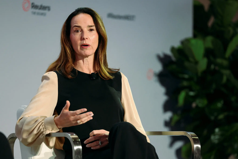 OpenAI nỗ lực trấn an lo ngại về tài chính giữa làn sóng nghi ngờ bong bóng AI