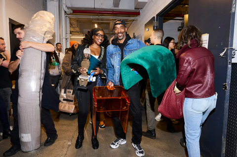 Ngôi sao bài trí nhà ở New York và sự kiện “tag sale” thu hút hàng trăm người săn đồ giá hời