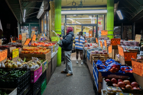 Chính quyền Trump chuẩn bị nới miễn trừ thuế quan để hạ giá thực phẩm