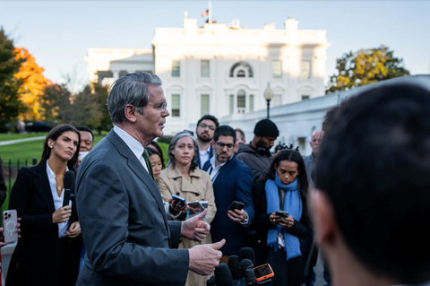 Giữa sức ép giá cả, Bessent xoay xở để trấn an người tiêu dùng cảnh giác