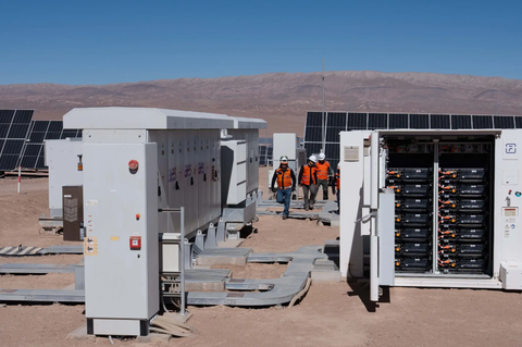 Hành trình bá chủ của pin lưới điện