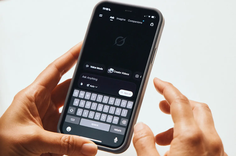 Grok của Elon Musk bị chỉ trích dữ dội vì tạo ảnh khiêu dâm hóa người thật