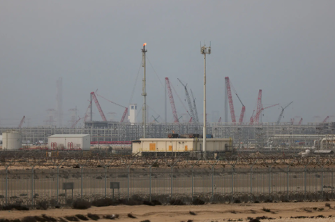 Không chỉ dầu mỏ, chiến tranh Iran đang bóp nghẹt chuỗi hàng hóa thiết yếu của thế giới