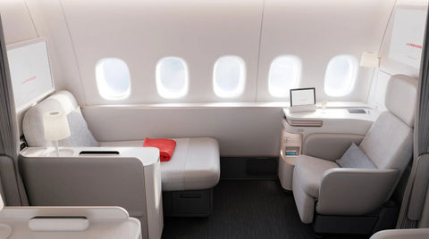 Bay siêu sang từ Paris: Đỉnh cao của xa xỉ là được đứng ngoài thế giới chung