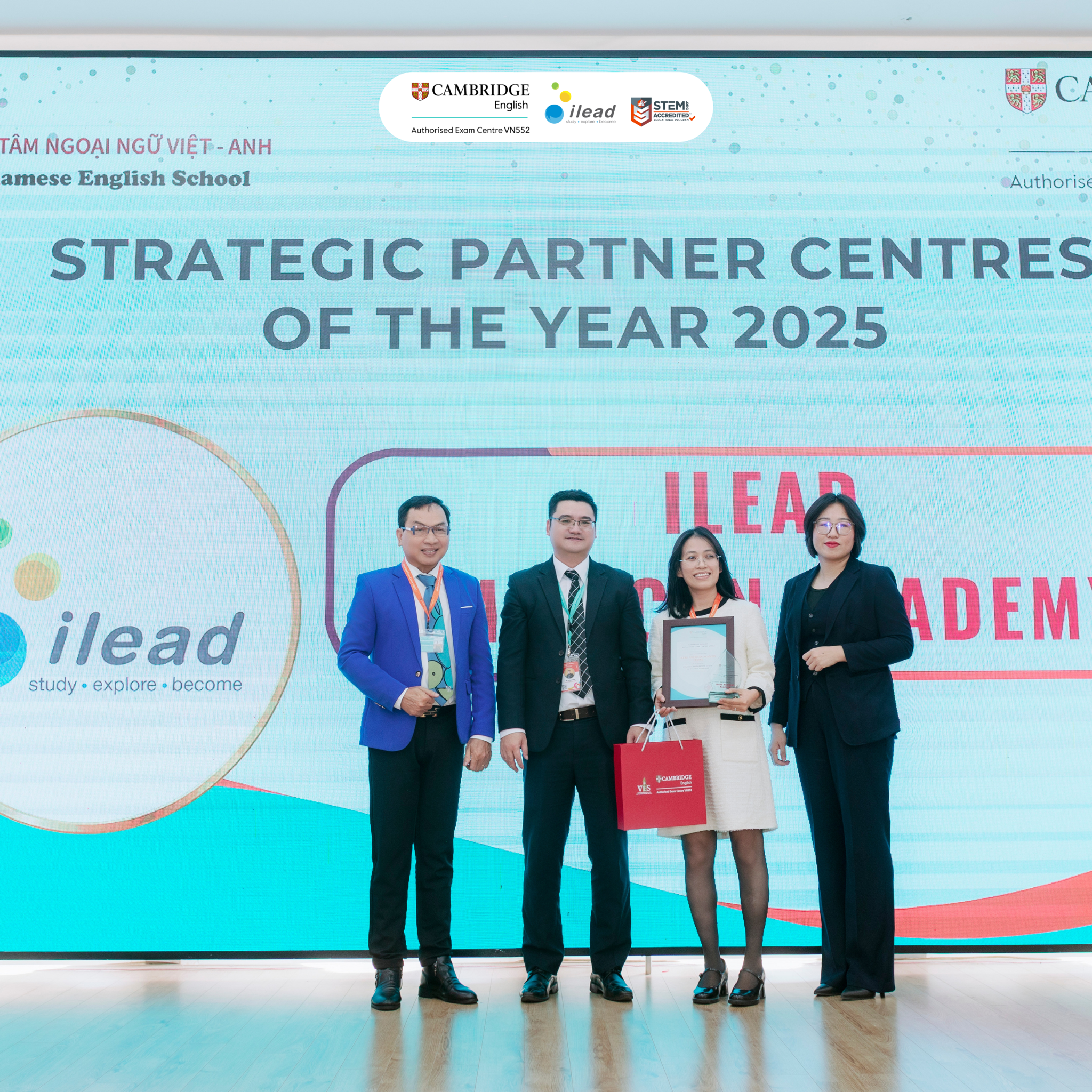 iLead AMA Huế trở thành đối tác chiến lược của Trung tâm Khảo thí ủy quyền Cambridge VN552