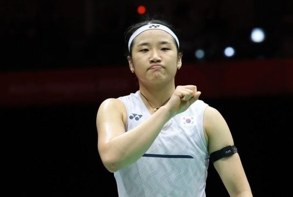 An Se Young ăn mừng
